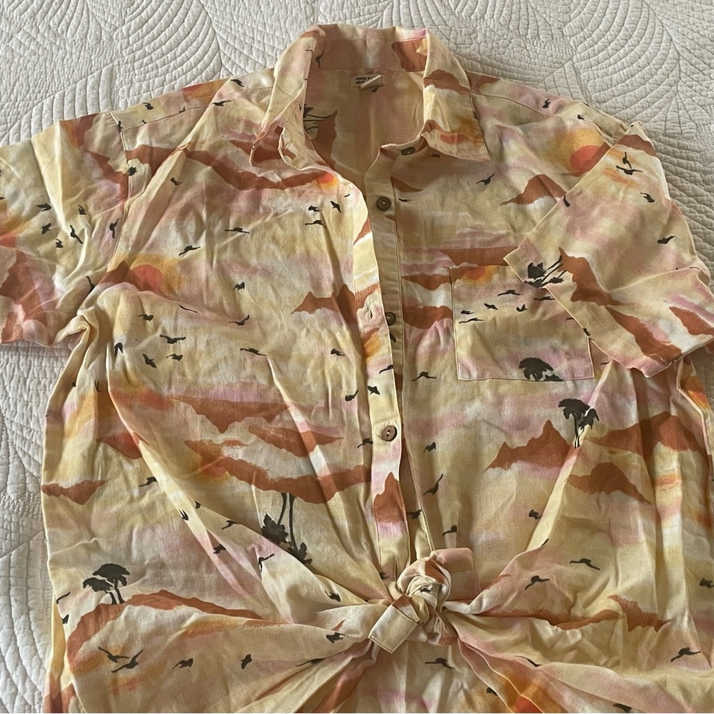 Women’s Billabong Button Down Shirt